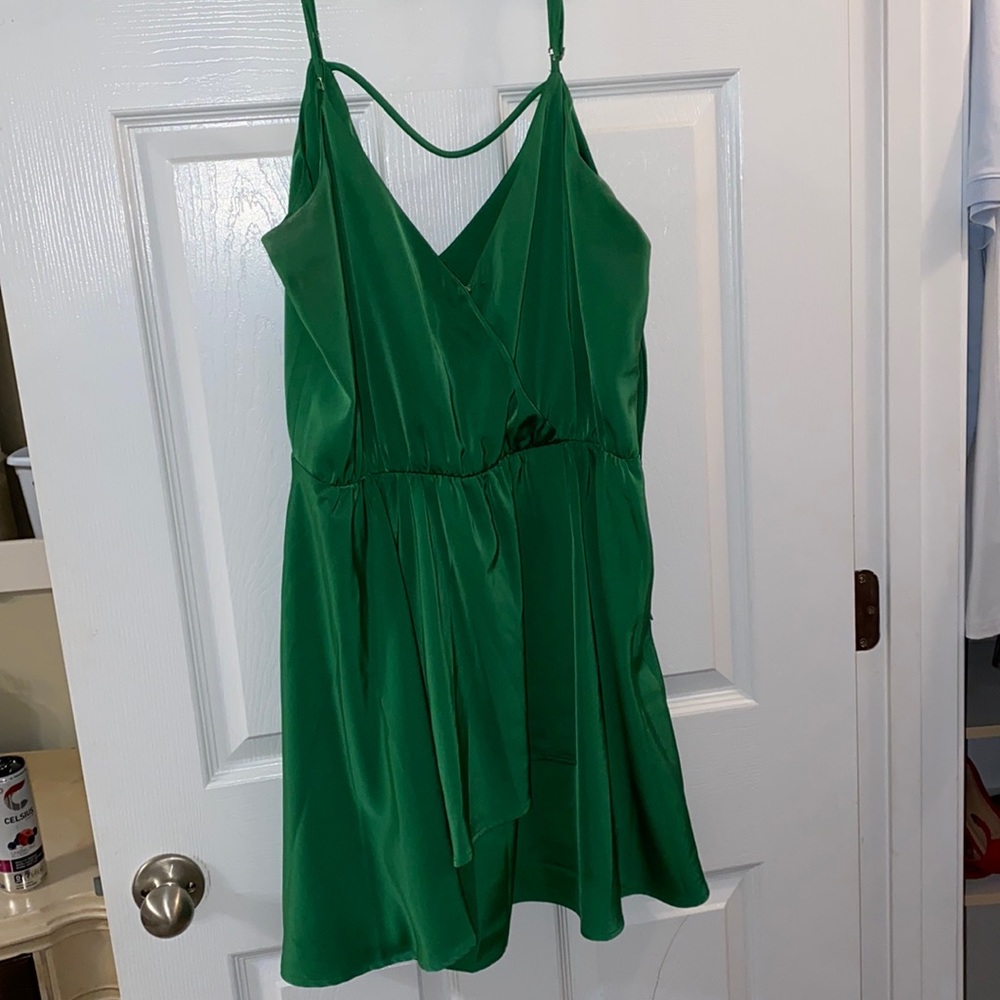 the CUTESTS cocktail dress from revolve. size XL